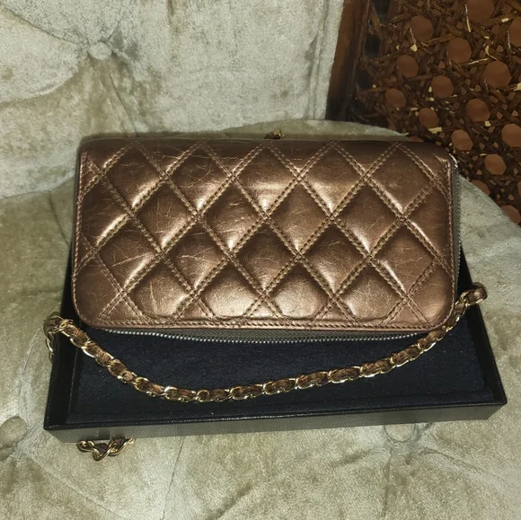 (SOLD)Authentic Chanel Paris New York travel line long wallet. - Picture 3 of 10